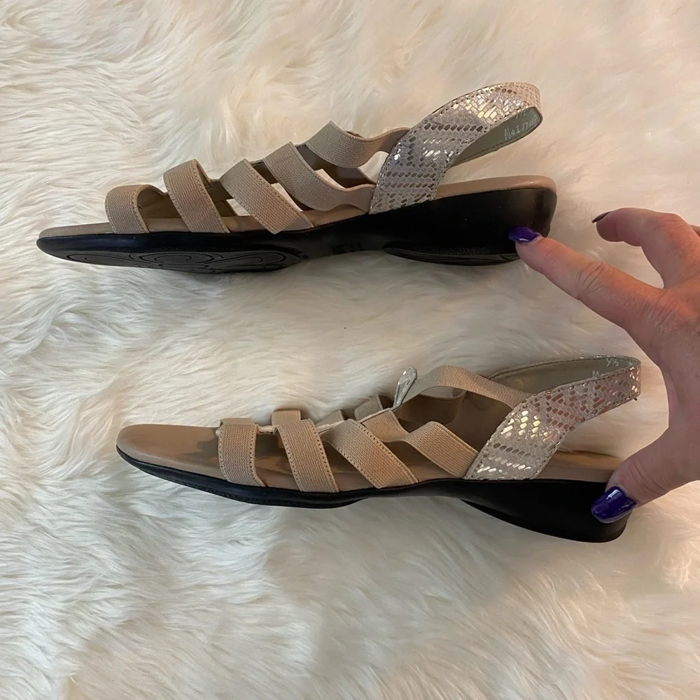 Munro tan and champagne strappy sandal, Sz. 9.5